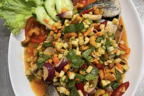 Daurade Frit Sauce aux Herbes